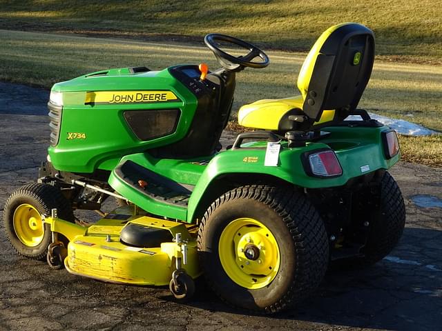 Image of John Deere X734 equipment image 3