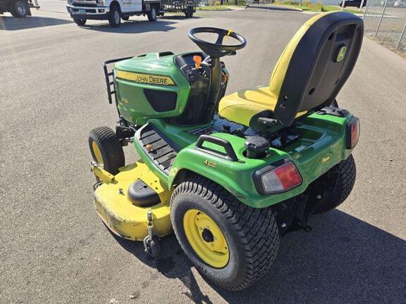 Image of John Deere X734 equipment image 2