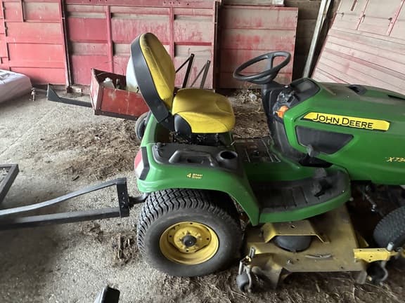 Image of John Deere X734 equipment image 1