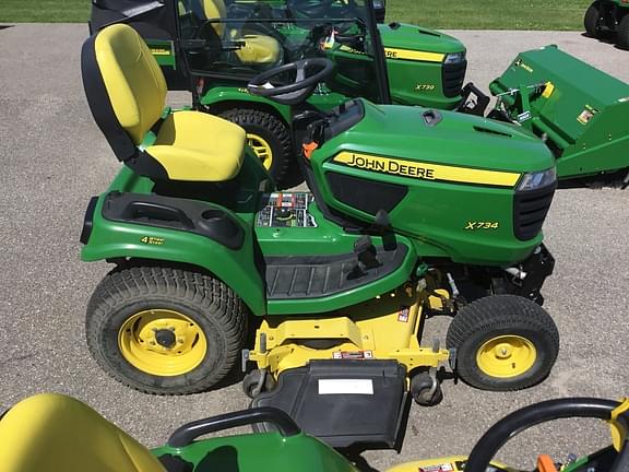 Image of John Deere X734 equipment image 2
