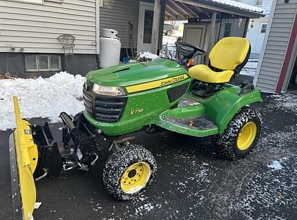 Image of John Deere X738 equipment image 1