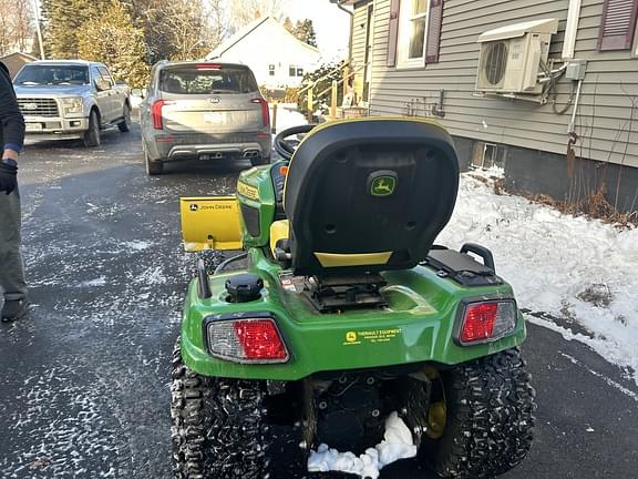 Image of John Deere X738 equipment image 2