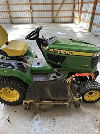 Image of John Deere X738 equipment image 1