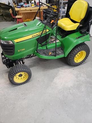 Image of John Deere X738 equipment image 4