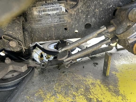 Image of John Deere X738 equipment image 2