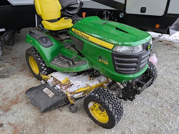 Image of John Deere X738 Primary image