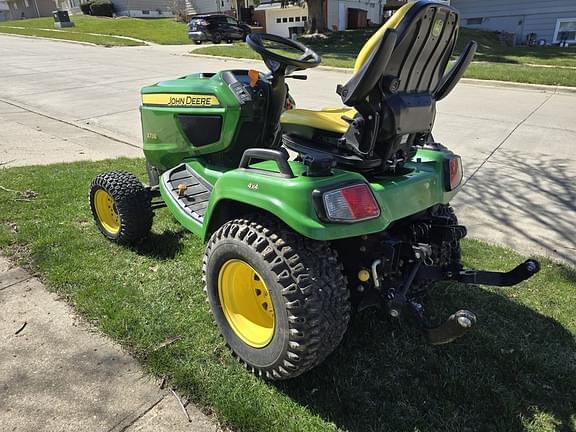 Image of John Deere X738 equipment image 2