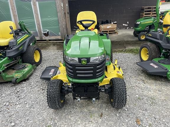 Image of John Deere X738 equipment image 1