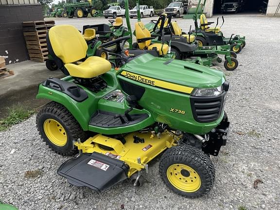 Image of John Deere X738 equipment image 2