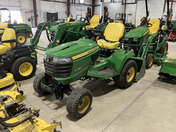 Main image John Deere X739