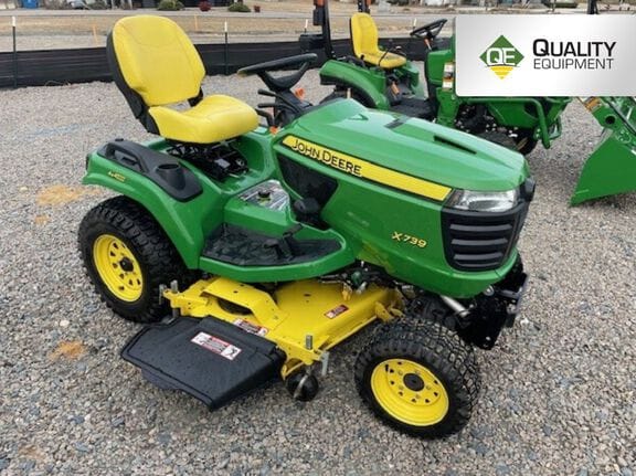 2016 John Deere X739 Equipment Image0