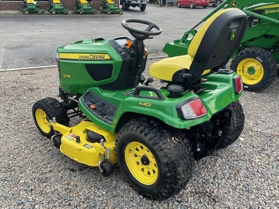 Image of John Deere X739 equipment image 1