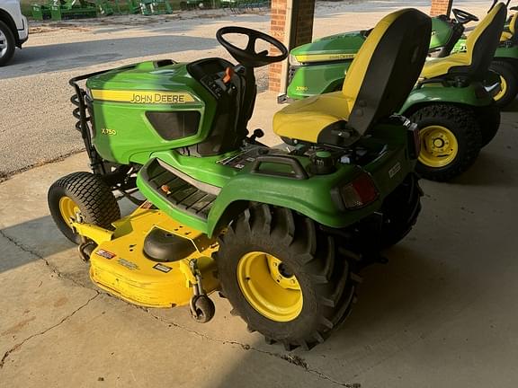 Image of John Deere X750 equipment image 1