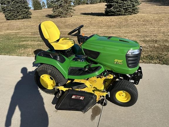 Image of John Deere X750 Primary image