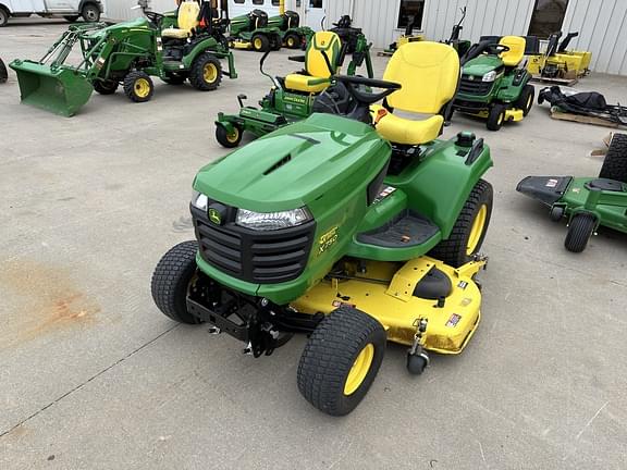 Image of John Deere X750 equipment image 3