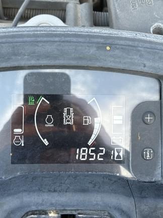 Image of John Deere X750 equipment image 4