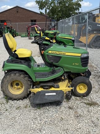 Main image John Deere X750