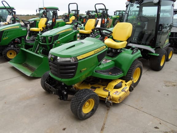 Main image John Deere X750
