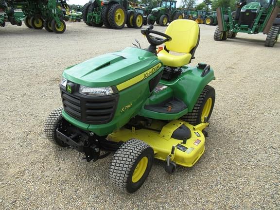 Image of John Deere X750 equipment image 3