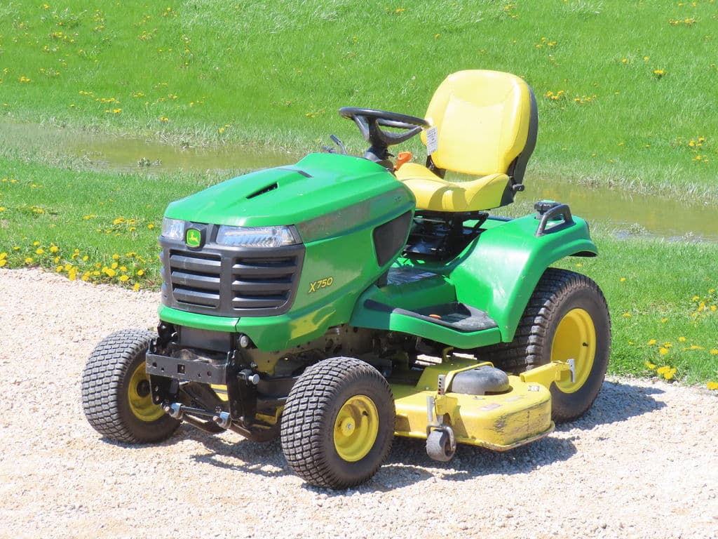 Image of John Deere X750 Primary image