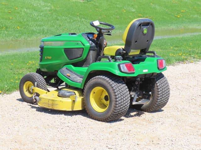 Image of John Deere X750 equipment image 3