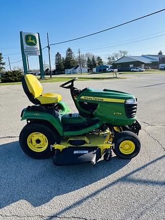 Image of John Deere X754 equipment image 3