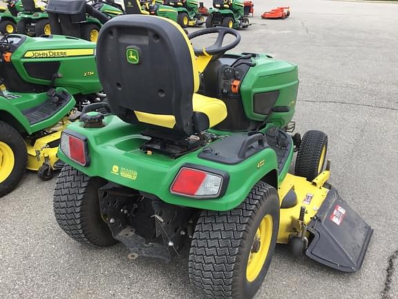 Image of John Deere X754 equipment image 4