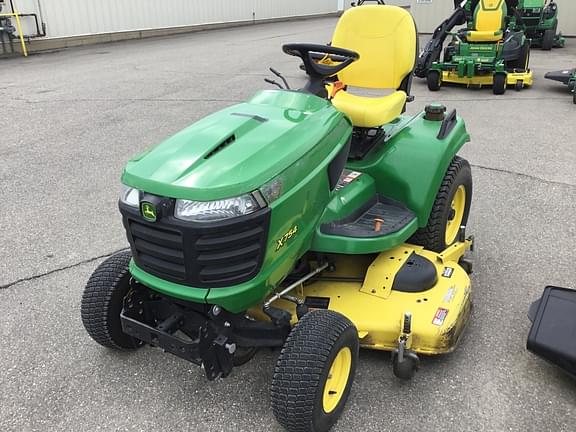 Image of John Deere X754 equipment image 1