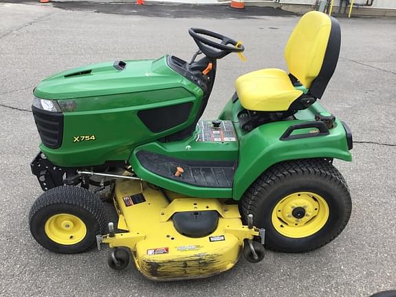 Image of John Deere X754 equipment image 2