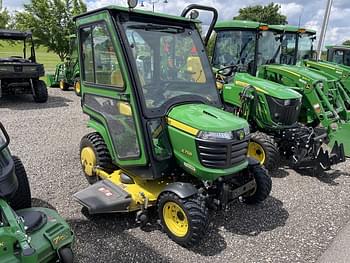 2016 John Deere X758 Equipment Image0