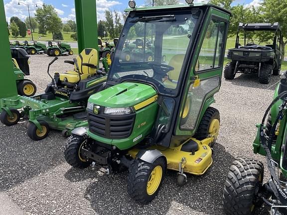 Image of John Deere X758 equipment image 1