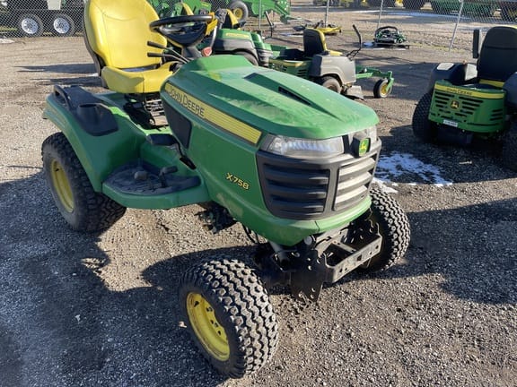 2016 John Deere X758 Equipment Image0