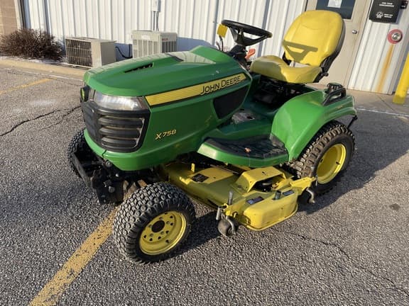 Image of John Deere X758 equipment image 1