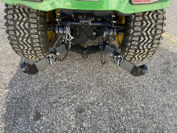 Image of John Deere X758 equipment image 4