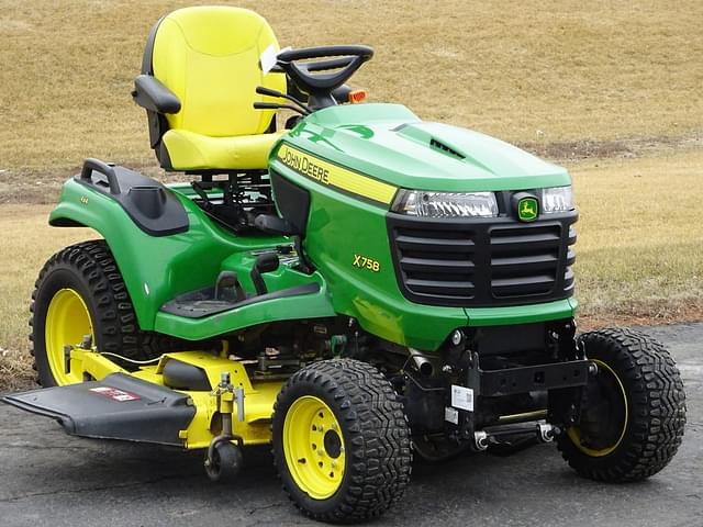 Image of John Deere X758 equipment image 1