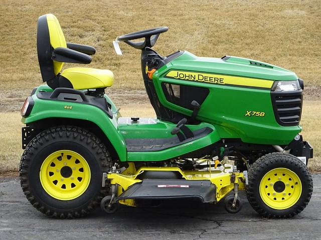 Image of John Deere X758 equipment image 4