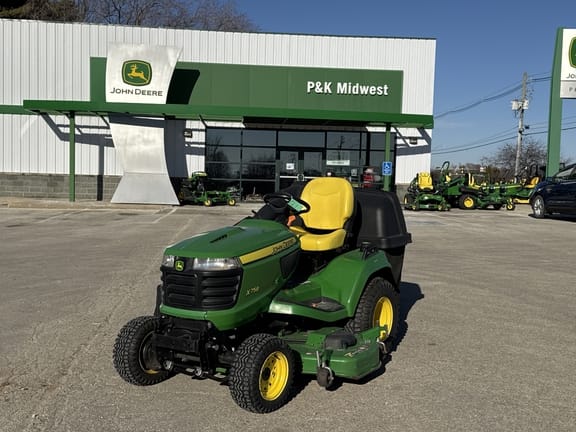 Main image John Deere X758