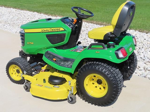 Image of John Deere X758 equipment image 4