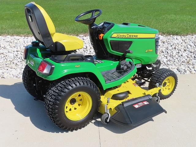 Image of John Deere X758 equipment image 1