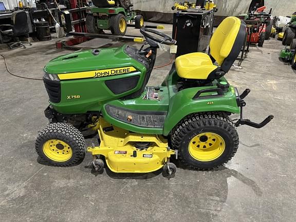 Image of John Deere X758 equipment image 4