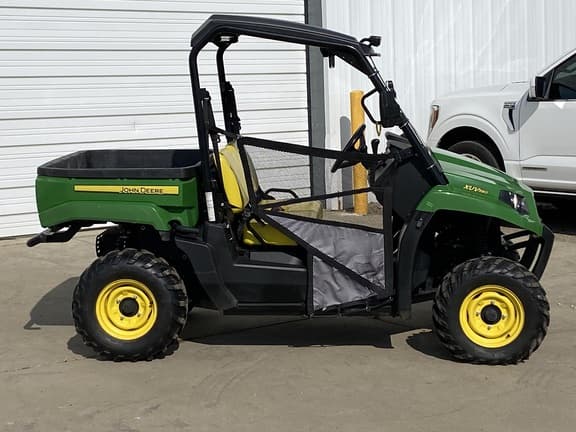 Image of John Deere XUV560 equipment image 1
