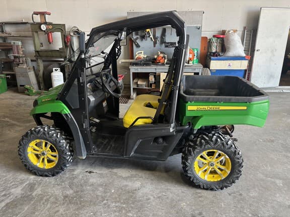 Image of John Deere XUV 590 equipment image 2