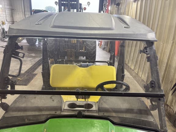 Image of John Deere XUV 590M S4 equipment image 3