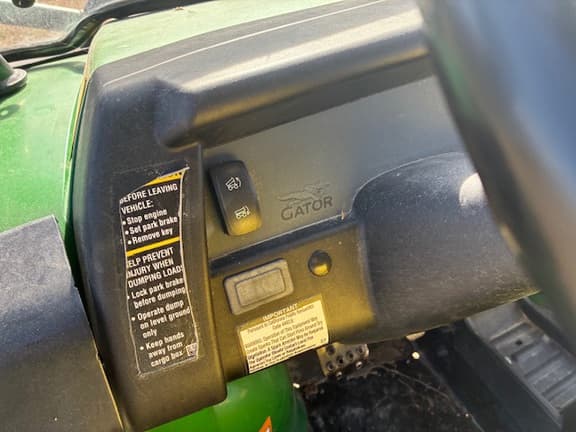Image of John Deere XUV 625i equipment image 4