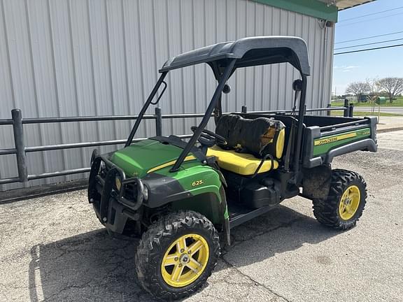 Image of John Deere Gator XUV 825i equipment image 1