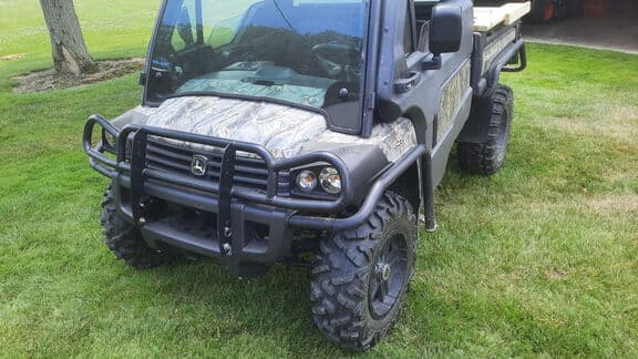 Image of John Deere Gator XUV 825i equipment image 1