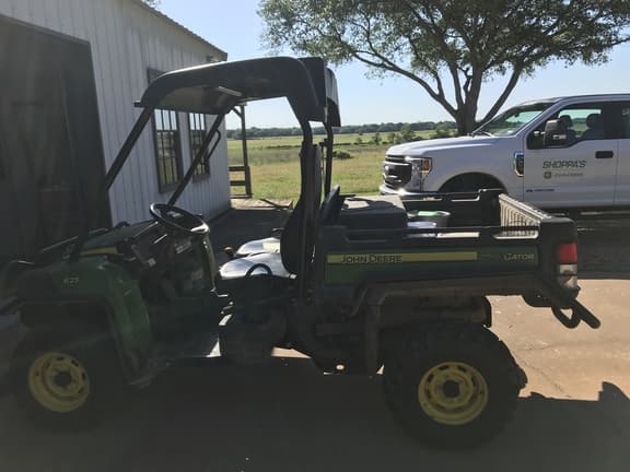 Image of John Deere Gator XUV 825i equipment image 1