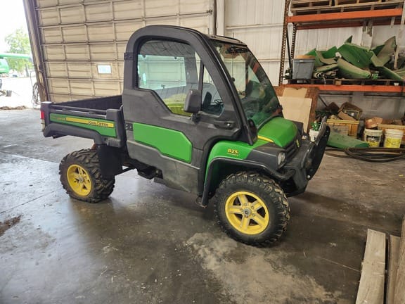 Main image John Deere Gator XUV 825i