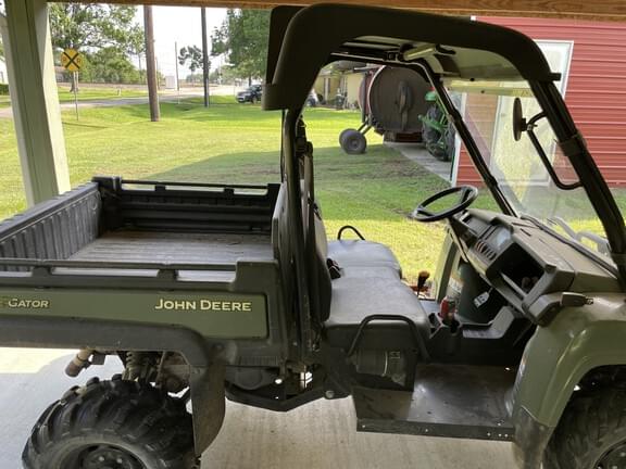 Image of John Deere Gator XUV 825i equipment image 2