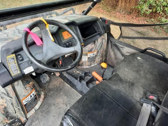 Image of John Deere Gator XUV 825i equipment image 3